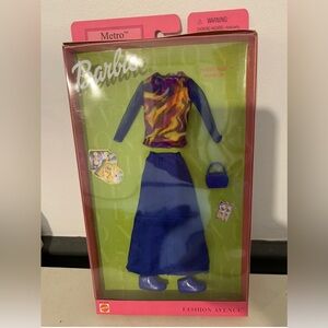 Barbie Fashion Avenue Clothes Metro Style Tokyo‎ Beat Mattel #25701 NEW Vintage